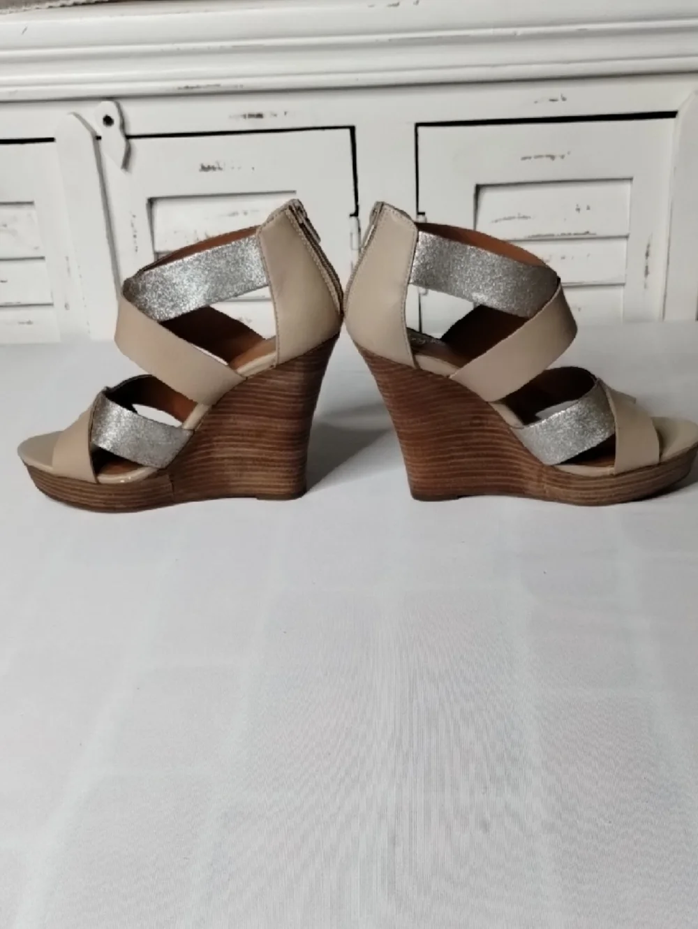 Seachelles Designer Beige Wedge Sandals with Silver Glitter Straps - Women Sz 8